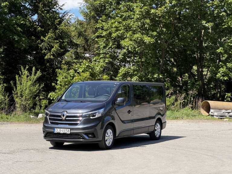 Renault Trafic bus na wynajem z kierowcą ze Świeradowa-Zdroju
