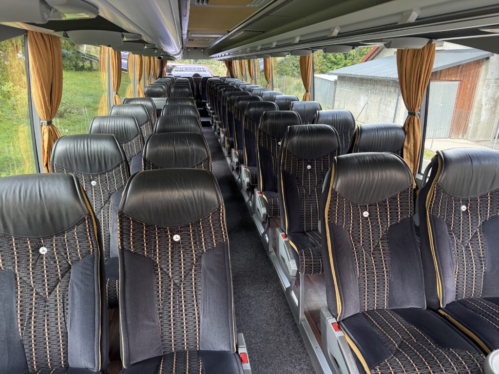 Fotele Lux Line w Mercedesie Travego 48 miejsc