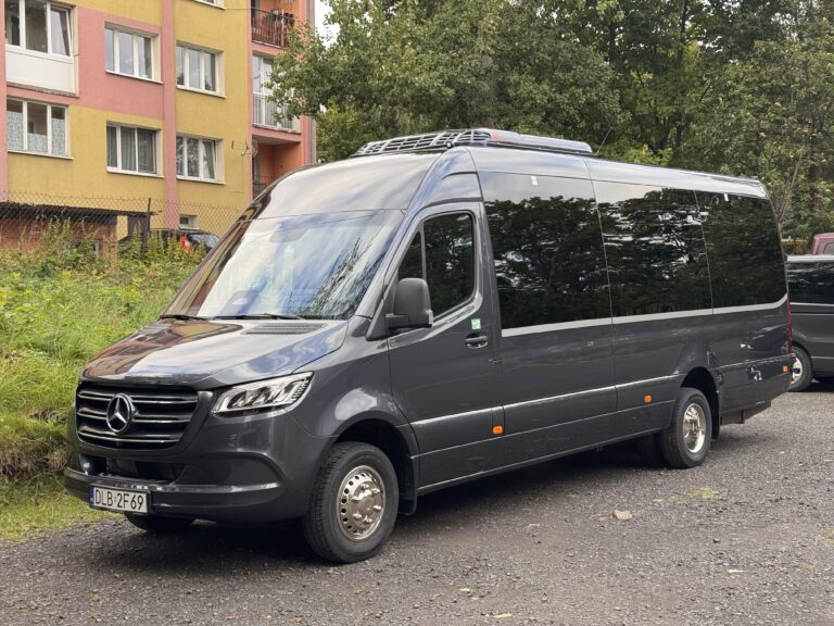 Mercedes Sprinter autobus na wynajem ze Świeradowa-Zdroju