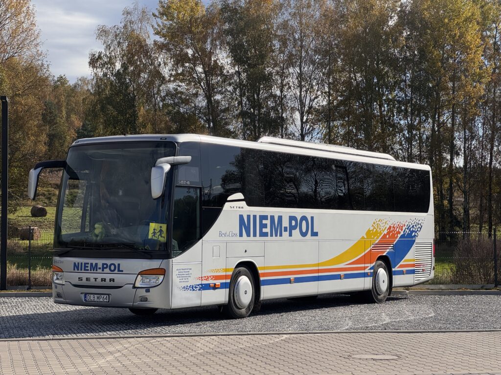 Komfortowy autobus na wynajem ze Świeradowa Zdroju, Bogatyni, Zgorzelca