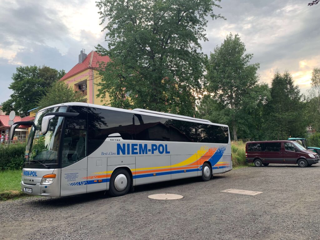 Autobus turystyczny na wynajem ze Świeradowa-Zdroju